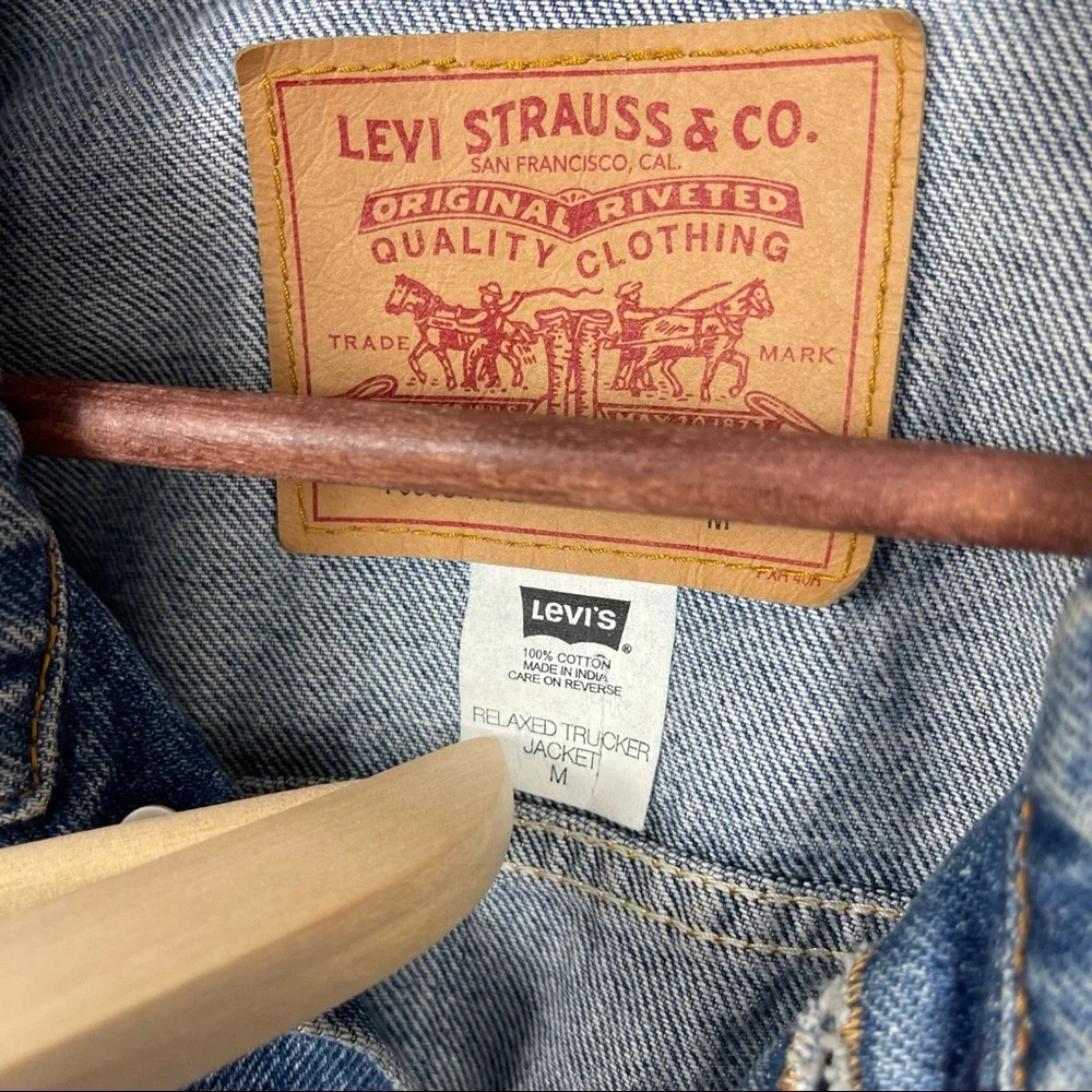 Levis Blue Denim Relaxed Trucker Jacket Mens Size M 7112 - Picture 11 of 11